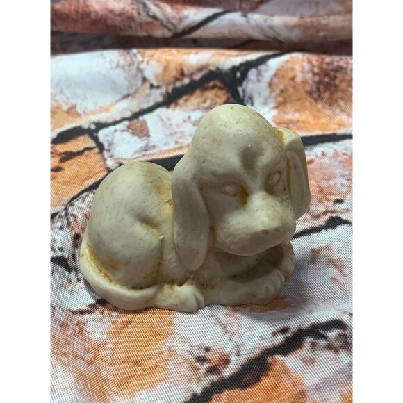 Vintage Hound Dog Figurine Statue Puppy Sad Eyes 1 x 2  Inch Sweet Home Decor - Picture 2 of 5